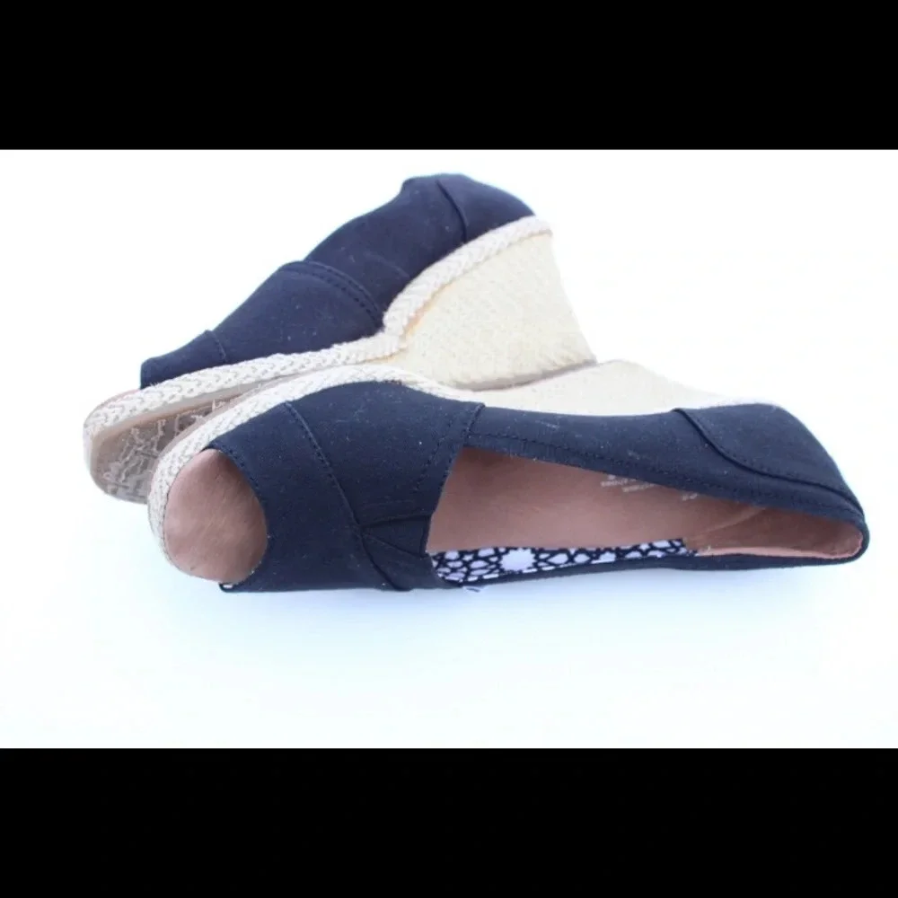 Tons peep toe wedges